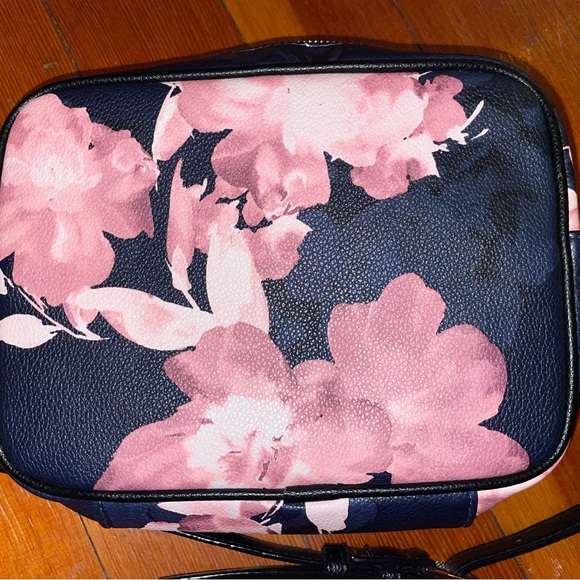 Victoria’s Secret Floral Crossbody Bag Pink Navy Chain Strap - Picture 7 of 7